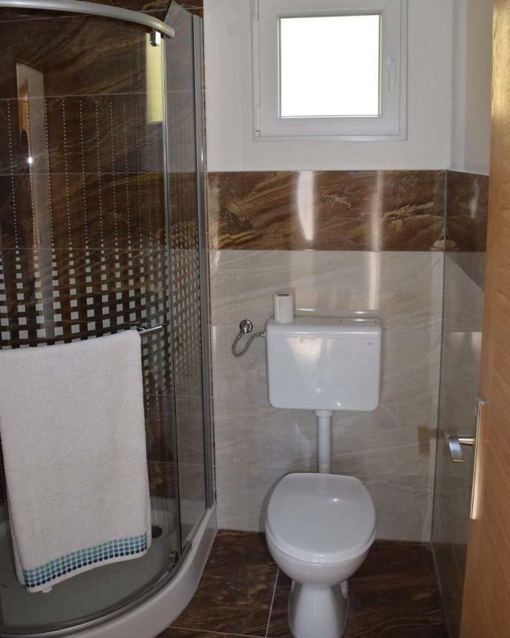 Apartmani Subasic Pag Town Exteriör bild
