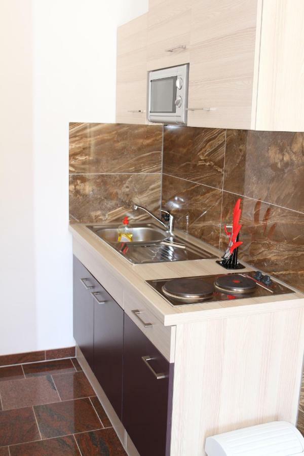 Apartmani Subasic Pag Town Exteriör bild