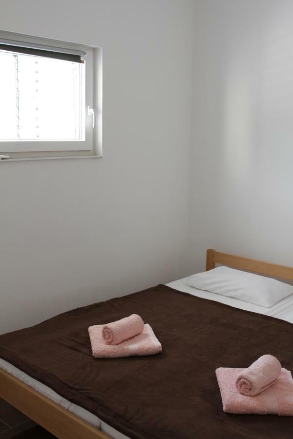 Apartmani Subasic Pag Town Exteriör bild